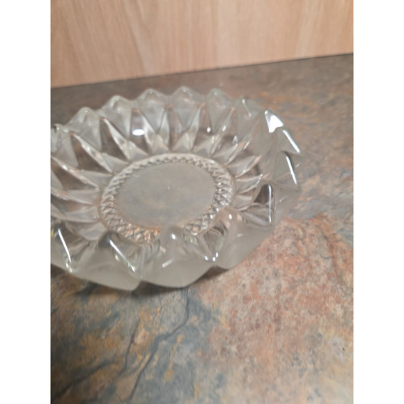 Vintage KIG Indonesia Diamond Pressed Glass Clear Round Ashtray Heavy - Picture 3 of 4